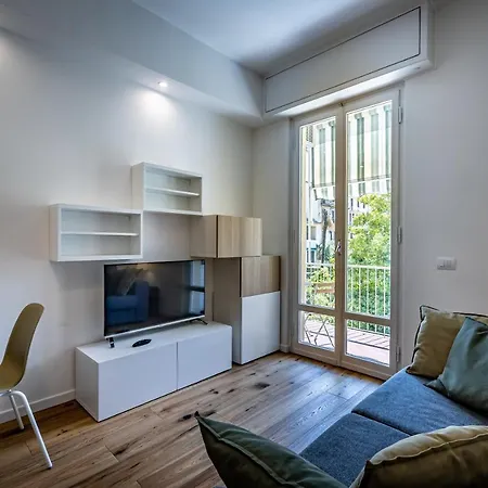 Yid Buonvicini Design In Out Of Ztl Apartament